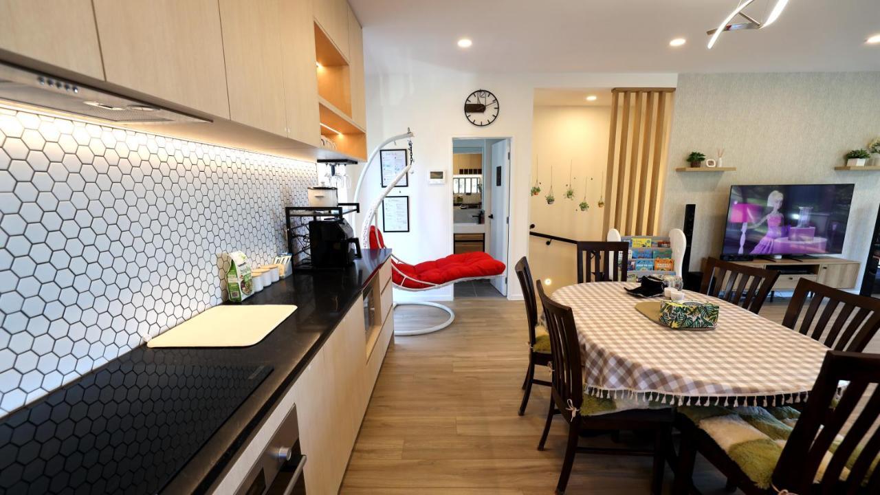 Luxury Brand New Designer Living Apartment Auckland Exterior photo